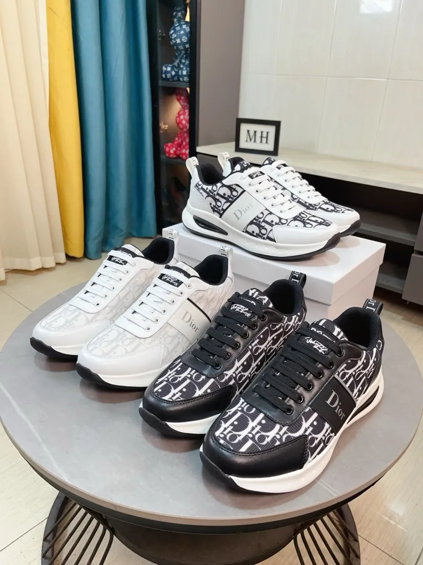 Men's men's shoes 💰440🌹🌹【Dior】Best-selling official website world premiere🔝High-end men's shoes brand official website latest series: The upper is made of imported cowhide with specially designed fabrics➕Mesh breathable lining. Make walking more convenient and comfortable! Compared with the official quality, Midea’s 1:1 replica. Create a fashionable personality to set off your uniqueness! A must-have for trendy men! Classic style. Men's sizes: 38-44.